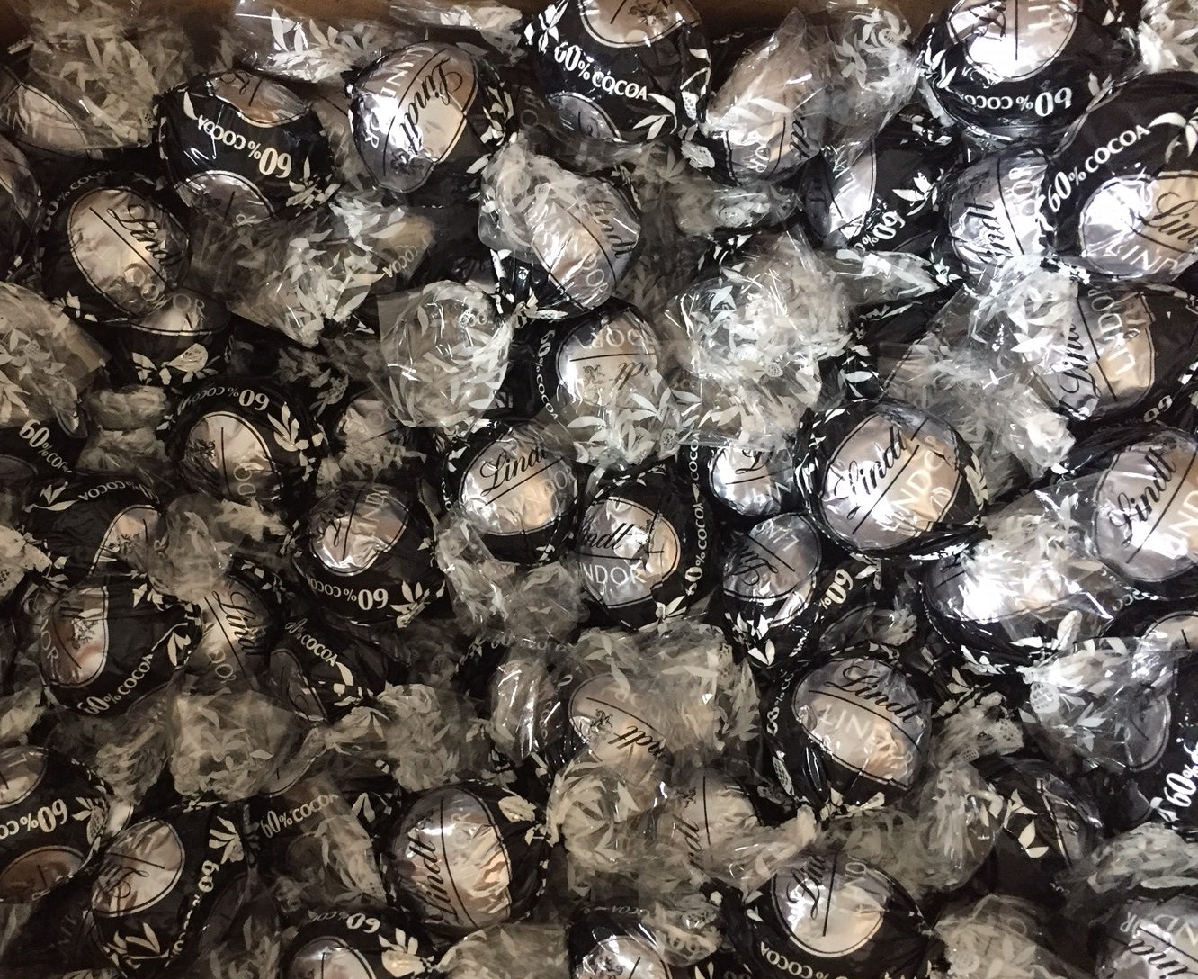 60% Dark Lindor Lindt Ball