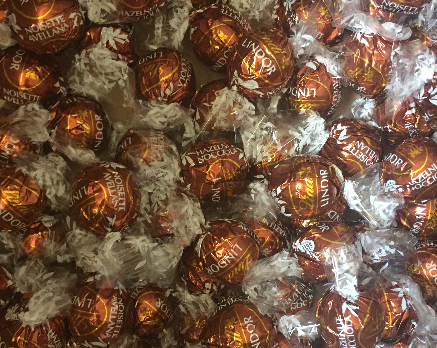 Hazelnut Lindor Lindt Ball